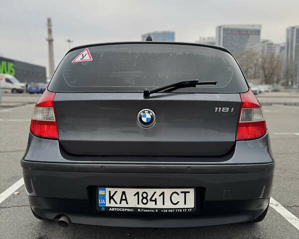 Серый БМВ 1 Серия, объемом двигателя 2 л и пробегом 204 тыс. км за 6300 $, фото 13 на Automoto.ua