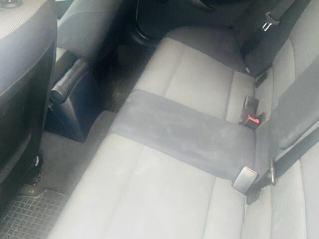 Серый БМВ 1 Серия, объемом двигателя 1.6 л и пробегом 350 тыс. км за 5000 $, фото 3 на Automoto.ua