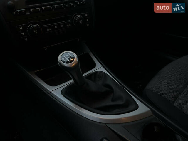 БМВ 1 Серия 2005 в Харькове на Automoto.ua Серый БМВ 1 Серия, объемом двигателя 1.6 л и пробегом 348 тыс. км за 4500 $, фото 24 на Automoto.ua