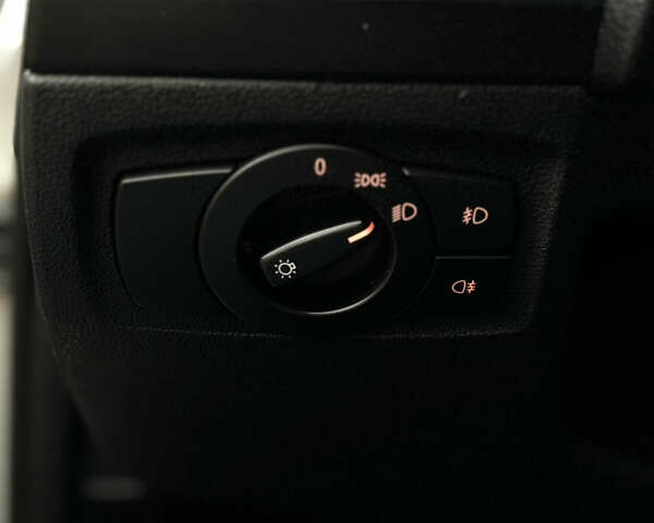 Серый БМВ 1 Серия, объемом двигателя 2 л и пробегом 410 тыс. км за 6700 $, фото 8 на Automoto.ua