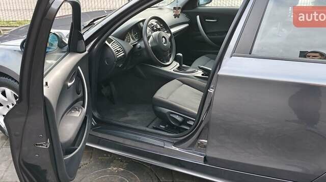 Сірий БМВ 1 Серія, об'ємом двигуна 2 л та пробігом 164 тис. км за 6800 $, фото 18 на Automoto.ua