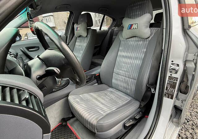 Серый БМВ 1 Серия, объемом двигателя 2 л и пробегом 192 тыс. км за 7000 $, фото 15 на Automoto.ua