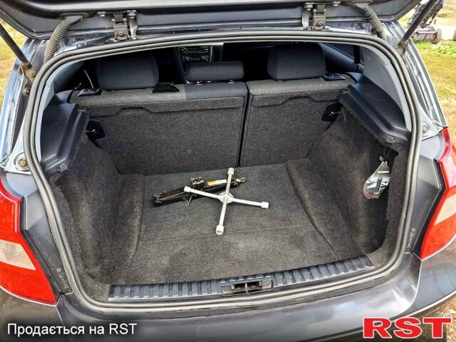 Сірий БМВ 1 Серія, об'ємом двигуна 1.6 л та пробігом 233 тис. км за 6200 $, фото 7 на Automoto.ua