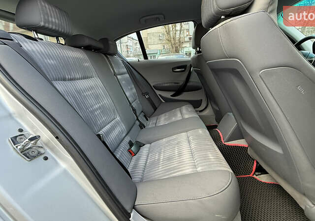 Серый БМВ 1 Серия, объемом двигателя 2 л и пробегом 192 тыс. км за 7000 $, фото 25 на Automoto.ua