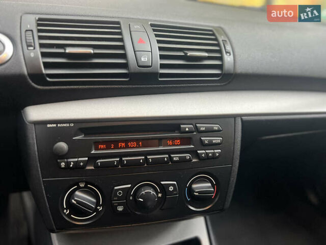 Серый БМВ 1 Серия, объемом двигателя 2 л и пробегом 203 тыс. км за 6950 $, фото 22 на Automoto.ua