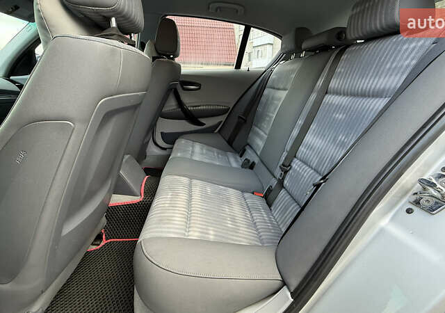 Серый БМВ 1 Серия, объемом двигателя 2 л и пробегом 192 тыс. км за 7000 $, фото 20 на Automoto.ua