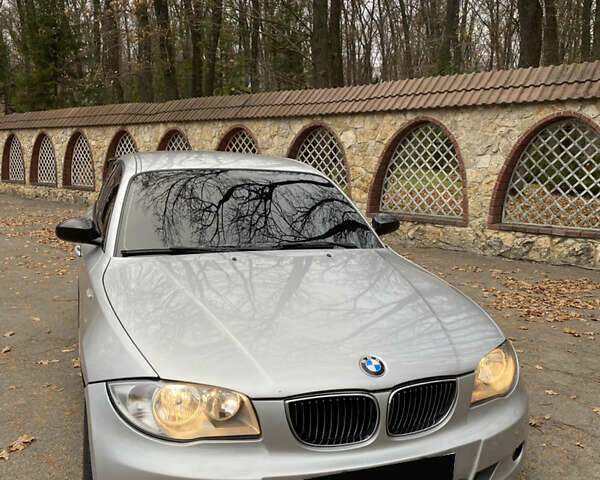 Серый БМВ 1 Серия, объемом двигателя 2 л и пробегом 414 тыс. км за 4800 $, фото 4 на Automoto.ua