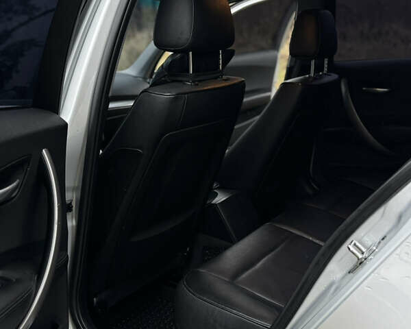 Серый БМВ 1 Серия, объемом двигателя 2 л и пробегом 410 тыс. км за 6700 $, фото 12 на Automoto.ua