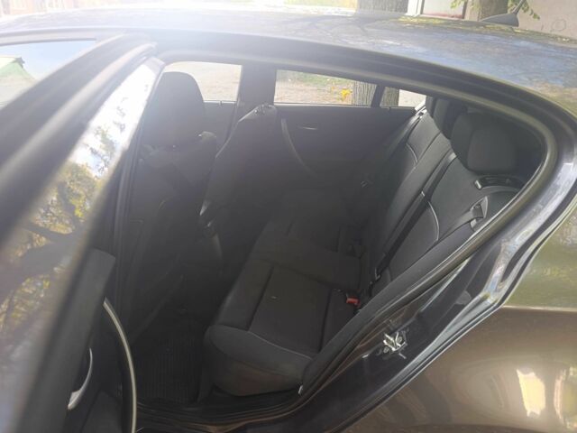 Сірий БМВ 1 Серія, об'ємом двигуна 2 л та пробігом 257 тис. км за 5000 $, фото 10 на Automoto.ua