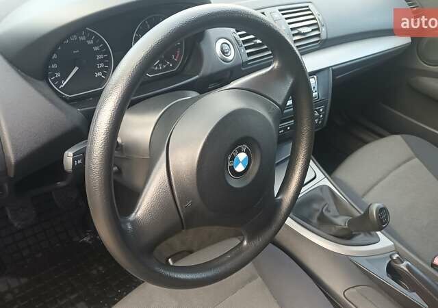 Серый БМВ 1 Серия, объемом двигателя 1.6 л и пробегом 260 тыс. км за 5700 $, фото 1 на Automoto.ua