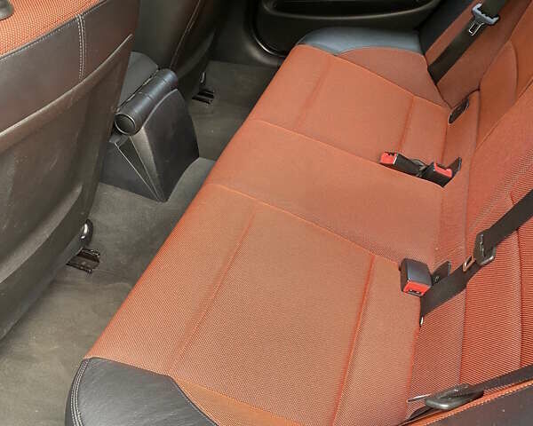 Серый БМВ 1 Серия, объемом двигателя 2 л и пробегом 220 тыс. км за 7250 $, фото 18 на Automoto.ua