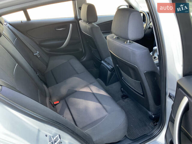 Серый БМВ 1 Серия, объемом двигателя 2 л и пробегом 148 тыс. км за 8500 $, фото 14 на Automoto.ua