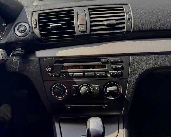 Серый БМВ 1 Серия, объемом двигателя 2 л и пробегом 160 тыс. км за 6900 $, фото 7 на Automoto.ua