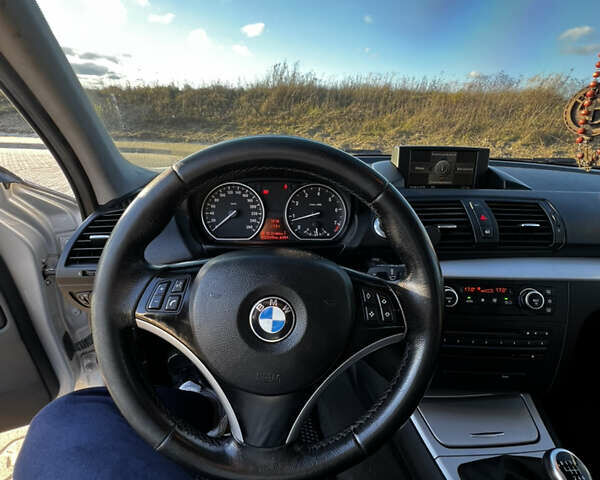 Серый БМВ 1 Серия, объемом двигателя 2 л и пробегом 290 тыс. км за 7800 $, фото 11 на Automoto.ua