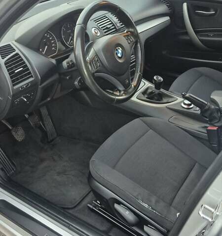 Серый БМВ 1 Серия, объемом двигателя 2 л и пробегом 278 тыс. км за 6500 $, фото 10 на Automoto.ua