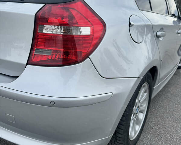 Серый БМВ 1 Серия, объемом двигателя 2 л и пробегом 195 тыс. км за 7800 $, фото 7 на Automoto.ua