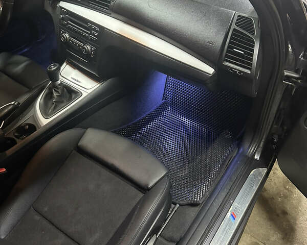 Сірий БМВ 1 Серія, об'ємом двигуна 2 л та пробігом 308 тис. км за 8300 $, фото 5 на Automoto.ua