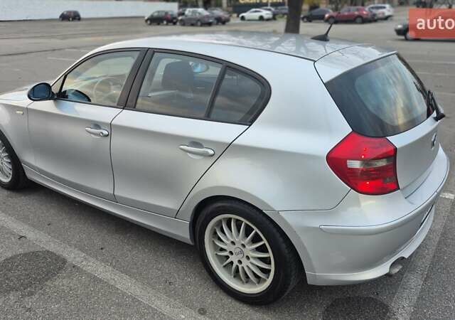 Серый БМВ 1 Серия, объемом двигателя 2 л и пробегом 278 тыс. км за 6500 $, фото 4 на Automoto.ua