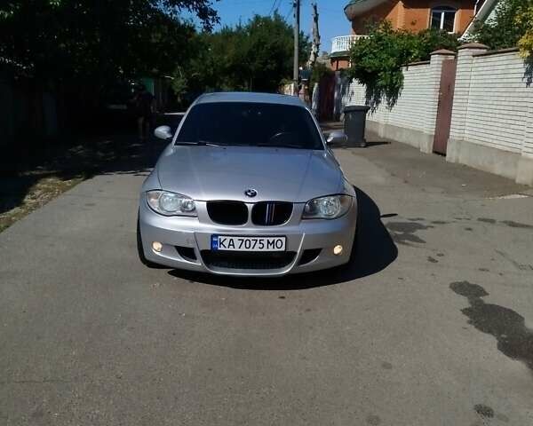 Серый БМВ 1 Серия, объемом двигателя 2 л и пробегом 290 тыс. км за 6000 $, фото 2 на Automoto.ua