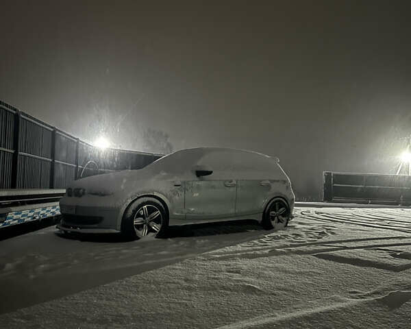 Серый БМВ 1 Серия, объемом двигателя 2 л и пробегом 290 тыс. км за 7800 $, фото 16 на Automoto.ua