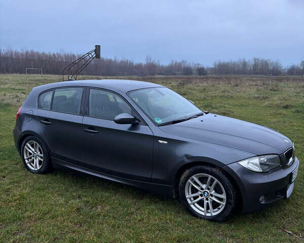 Сірий БМВ 1 Серія, об'ємом двигуна 2 л та пробігом 308 тис. км за 8300 $, фото 2 на Automoto.ua