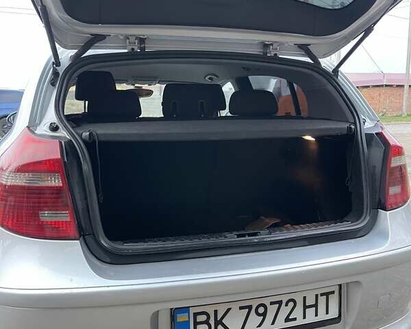 Серый БМВ 1 Серия, объемом двигателя 2 л и пробегом 259 тыс. км за 6800 $, фото 1 на Automoto.ua