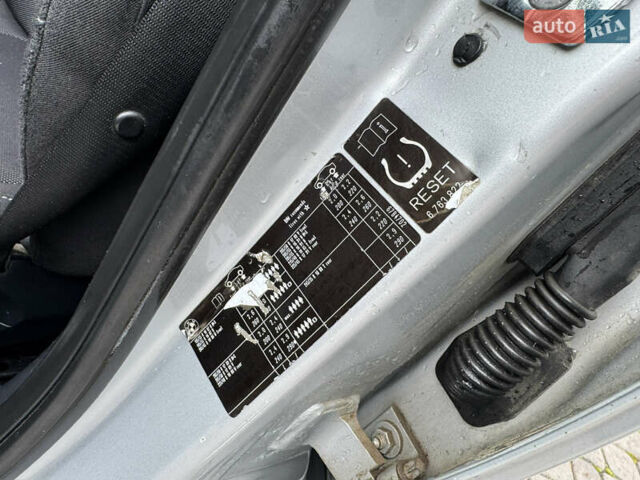 Сірий БМВ 1 Серія, об'ємом двигуна 1.6 л та пробігом 480 тис. км за 4750 $, фото 33 на Automoto.ua