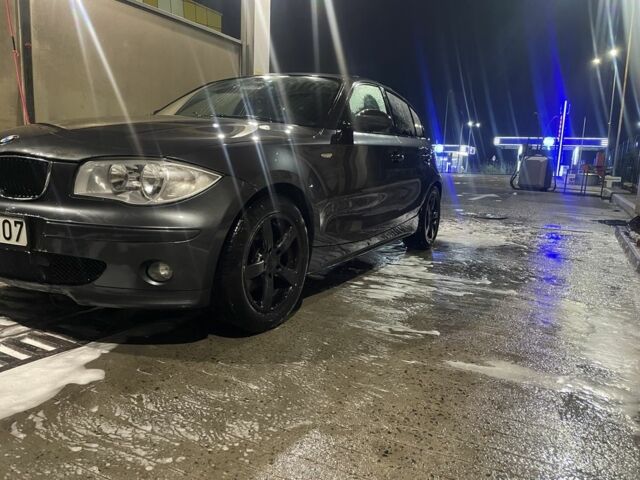 Серый БМВ 1 Серия, объемом двигателя 1.6 л и пробегом 190 тыс. км за 3500 $, фото 1 на Automoto.ua