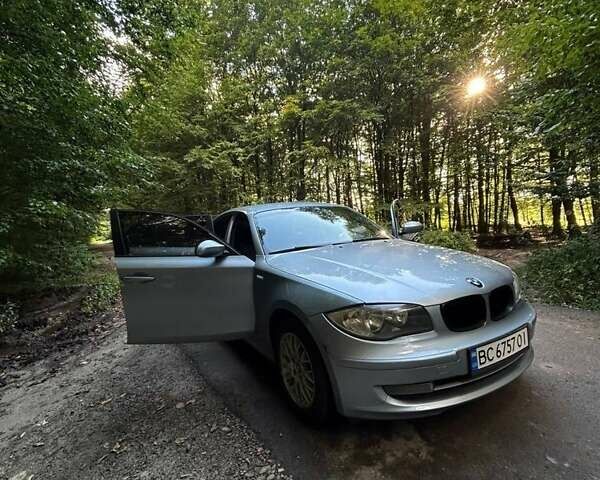 Серый БМВ 1 Серия, объемом двигателя 2 л и пробегом 329 тыс. км за 6850 $, фото 5 на Automoto.ua