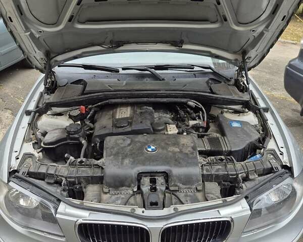 Серый БМВ 1 Серия, объемом двигателя 2 л и пробегом 194 тыс. км за 7000 $, фото 10 на Automoto.ua