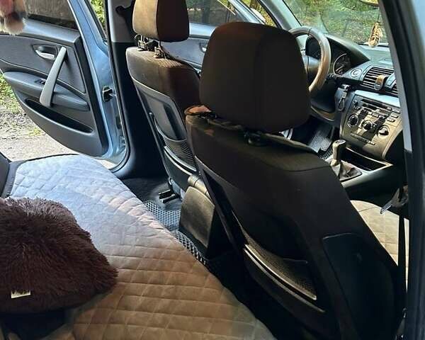 Серый БМВ 1 Серия, объемом двигателя 2 л и пробегом 329 тыс. км за 6850 $, фото 4 на Automoto.ua