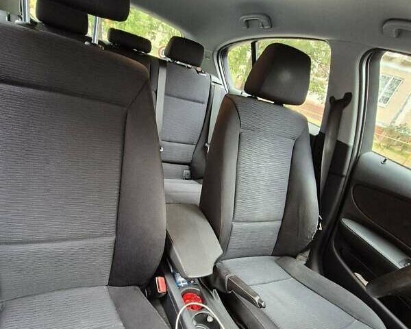 Серый БМВ 1 Серия, объемом двигателя 2 л и пробегом 194 тыс. км за 7000 $, фото 13 на Automoto.ua