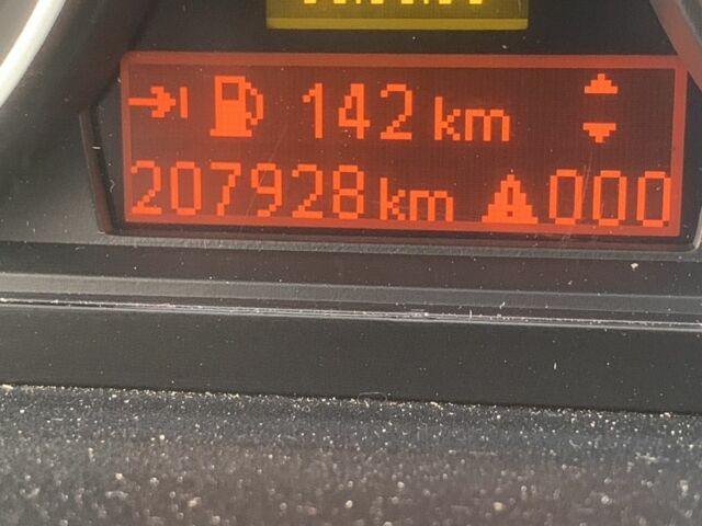 Серый БМВ 1 Серия, объемом двигателя 2 л и пробегом 207 тыс. км за 6850 $, фото 3 на Automoto.ua