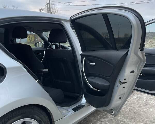 Серый БМВ 1 Серия, объемом двигателя 2 л и пробегом 259 тыс. км за 6800 $, фото 2 на Automoto.ua