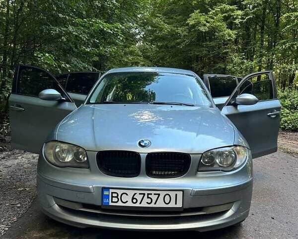 Серый БМВ 1 Серия, объемом двигателя 2 л и пробегом 329 тыс. км за 6850 $, фото 2 на Automoto.ua