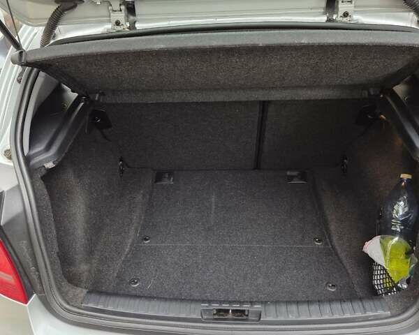 Серый БМВ 1 Серия, объемом двигателя 2 л и пробегом 194 тыс. км за 7000 $, фото 4 на Automoto.ua