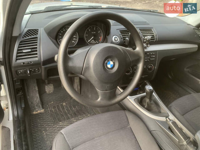 Серый БМВ 1 Серия, объемом двигателя 2 л и пробегом 207 тыс. км за 6850 $, фото 2 на Automoto.ua