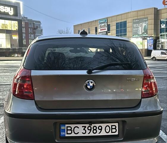 Серый БМВ 1 Серия, объемом двигателя 2 л и пробегом 273 тыс. км за 8300 $, фото 7 на Automoto.ua
