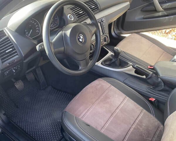 Серый БМВ 1 Серия, объемом двигателя 2 л и пробегом 170 тыс. км за 6800 $, фото 16 на Automoto.ua