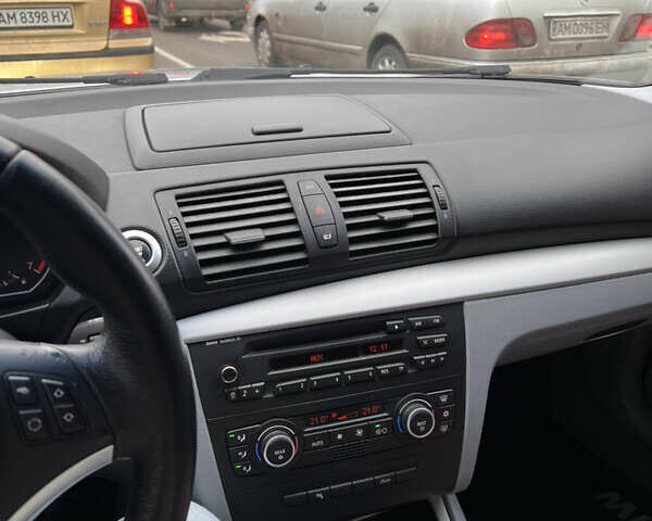 Серый БМВ 1 Серия, объемом двигателя 2 л и пробегом 312 тыс. км за 6200 $, фото 19 на Automoto.ua