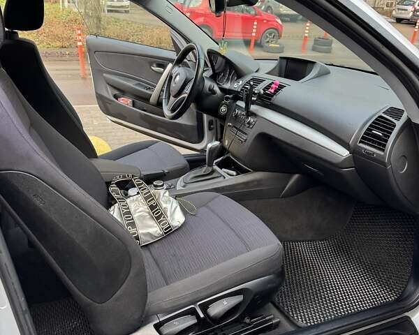 Серый БМВ 1 Серия, объемом двигателя 2 л и пробегом 307 тыс. км за 9500 $, фото 8 на Automoto.ua