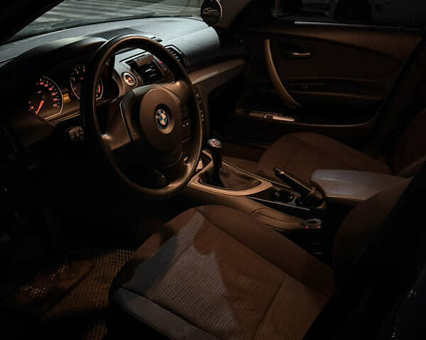 Серый БМВ 1 Серия, объемом двигателя 1.6 л и пробегом 322 тыс. км за 6500 $, фото 7 на Automoto.ua