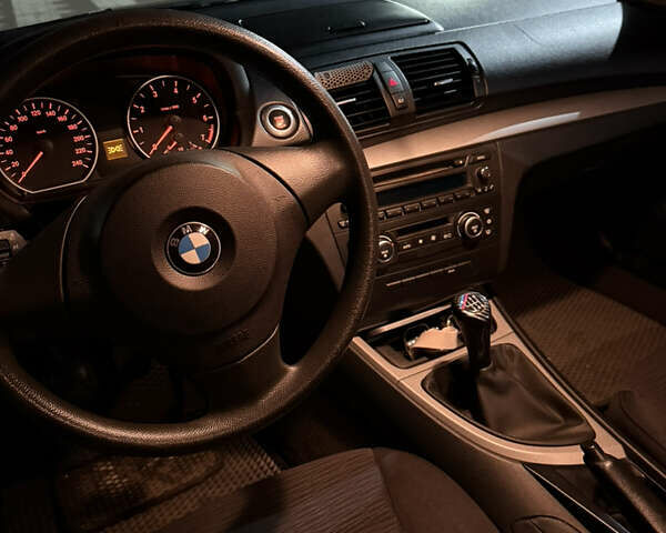 Серый БМВ 1 Серия, объемом двигателя 1.6 л и пробегом 322 тыс. км за 6500 $, фото 6 на Automoto.ua