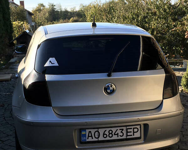 БМВ 1 Серия 2009 в Ужгороде на Automoto.ua Серый БМВ 1 Серия, объемом двигателя 2 л и пробегом 200 тыс. км за 5500 $, фото 7 на Automoto.ua