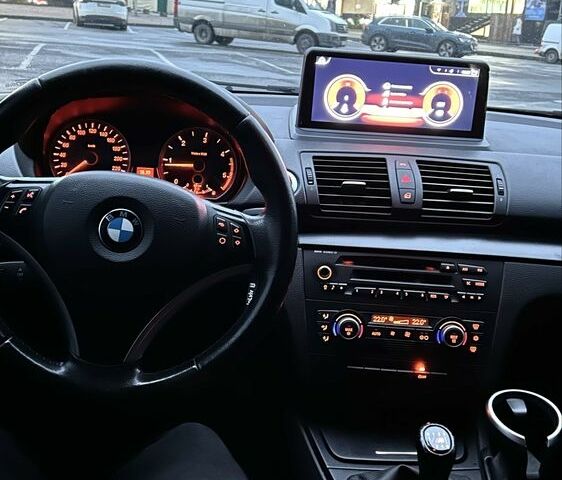 Серый БМВ 1 Серия, объемом двигателя 2 л и пробегом 273 тыс. км за 8300 $, фото 2 на Automoto.ua