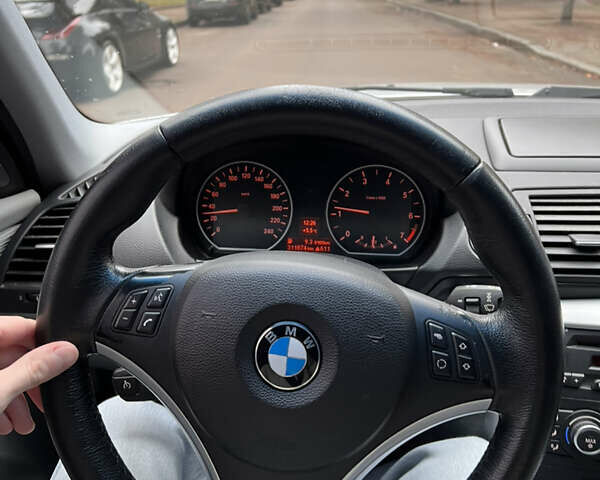 Серый БМВ 1 Серия, объемом двигателя 2 л и пробегом 312 тыс. км за 6200 $, фото 18 на Automoto.ua