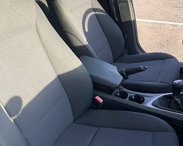 Серый БМВ 1 Серия, объемом двигателя 2.01 л и пробегом 240 тыс. км за 8300 $, фото 18 на Automoto.ua