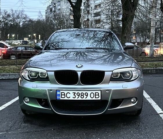 Серый БМВ 1 Серия, объемом двигателя 2 л и пробегом 273 тыс. км за 8300 $, фото 4 на Automoto.ua