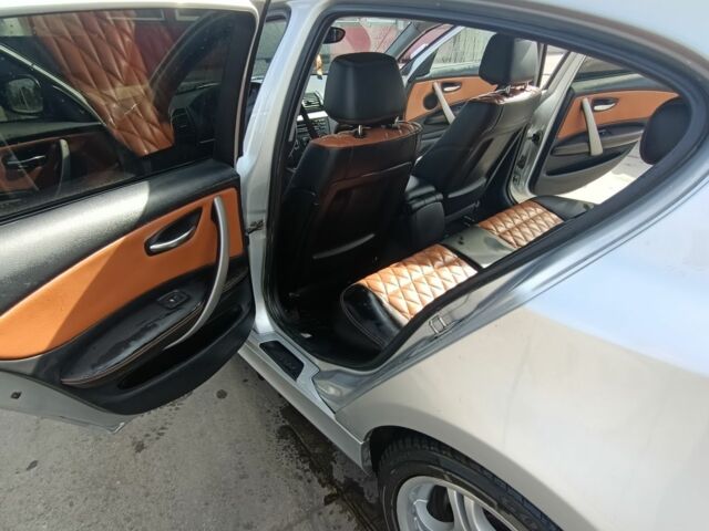 Серый БМВ 1 Серия, объемом двигателя 2 л и пробегом 306 тыс. км за 7500 $, фото 8 на Automoto.ua