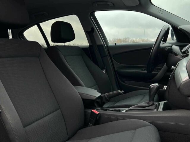 Серый БМВ 1 Серия, объемом двигателя 2 л и пробегом 117 тыс. км за 7650 $, фото 16 на Automoto.ua